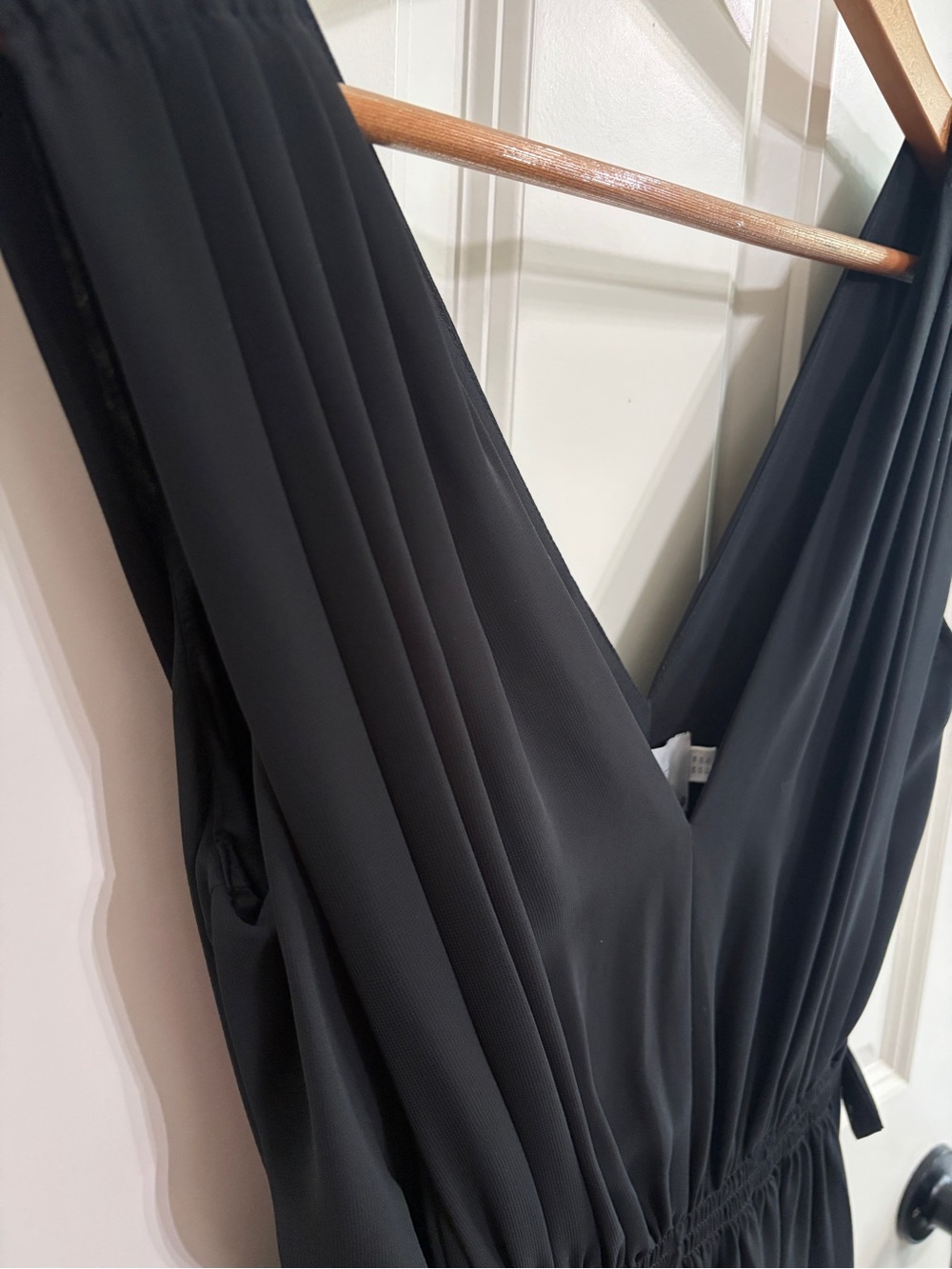 HD in Paris Black V-Neck Sleeveless  Dress size 4 Adjustable waist w side ties - Picture 6 of 11